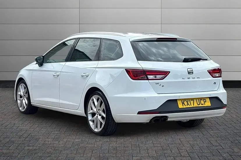 Used Seat Leon ST FR 148 HP (108 kW) 2017 White Estate