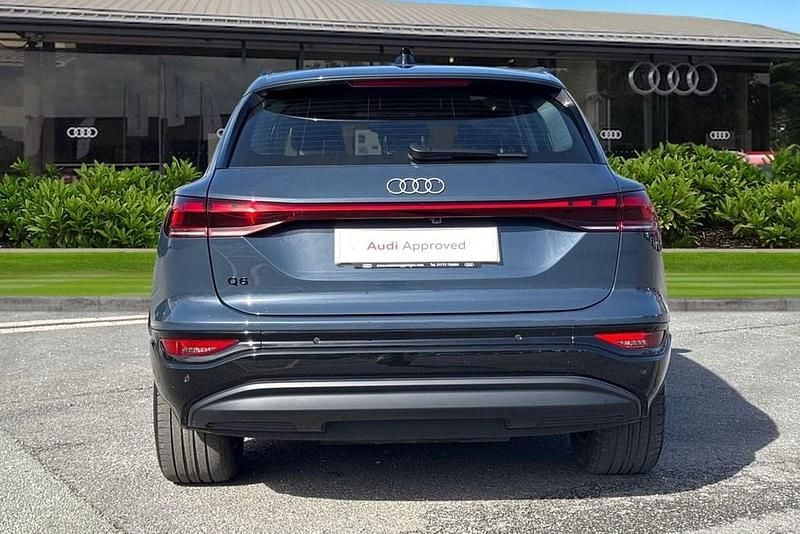 Usado Audi e-tron Sport 225 kW (306 CV) 2025 Azul SUV