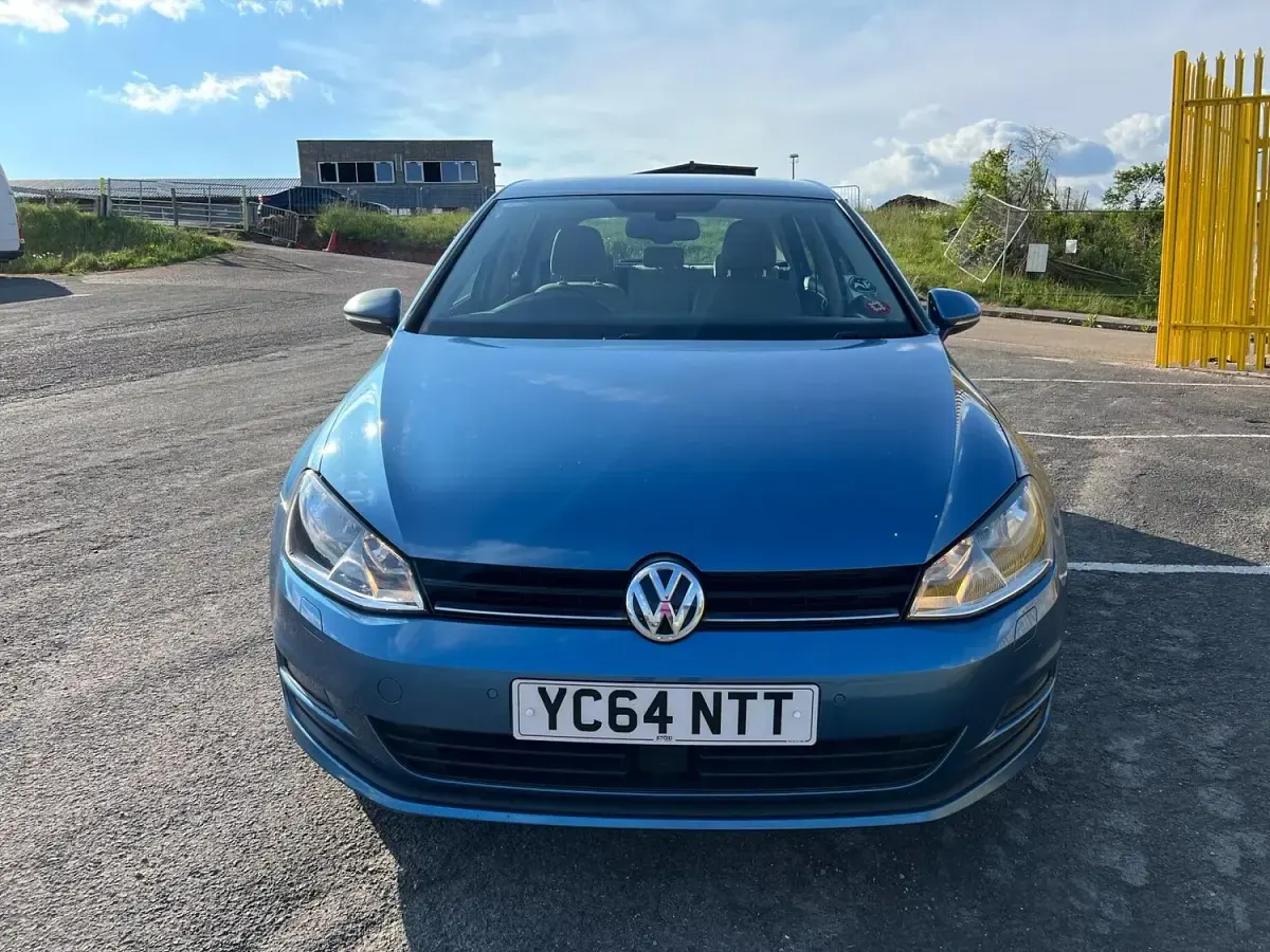 Begagnad VW Golf VII Match 110 HK (80 kW) 2014 Blå Halvkombi