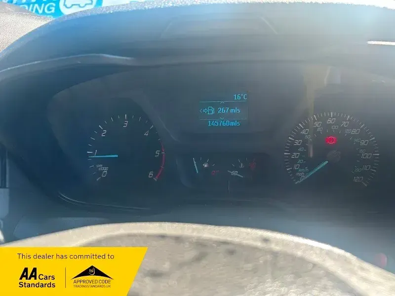 Usado Ford Transit 155 HP (114 kW) 2015 Prateado Van