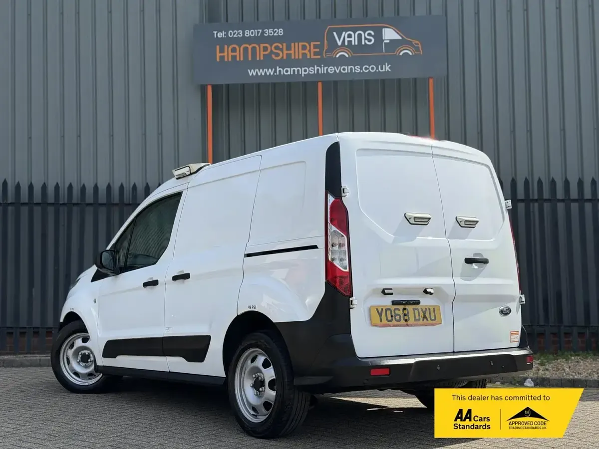 Used Ford Transit Connect S 100 HP (73 kW) 2019 White MPV
