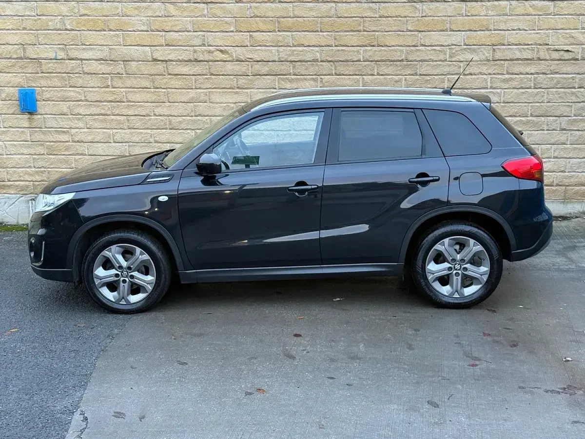 Used Suzuki Vitara SZ-T 120 HP (88 kW) 2018 Black SUV