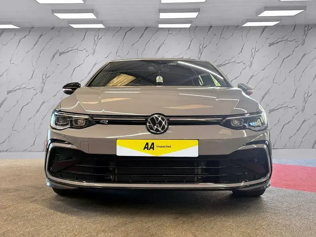 Begagnad VW Golf VIII Black Edition 245 HK (180 kW) 2024 Grå Halvkombi