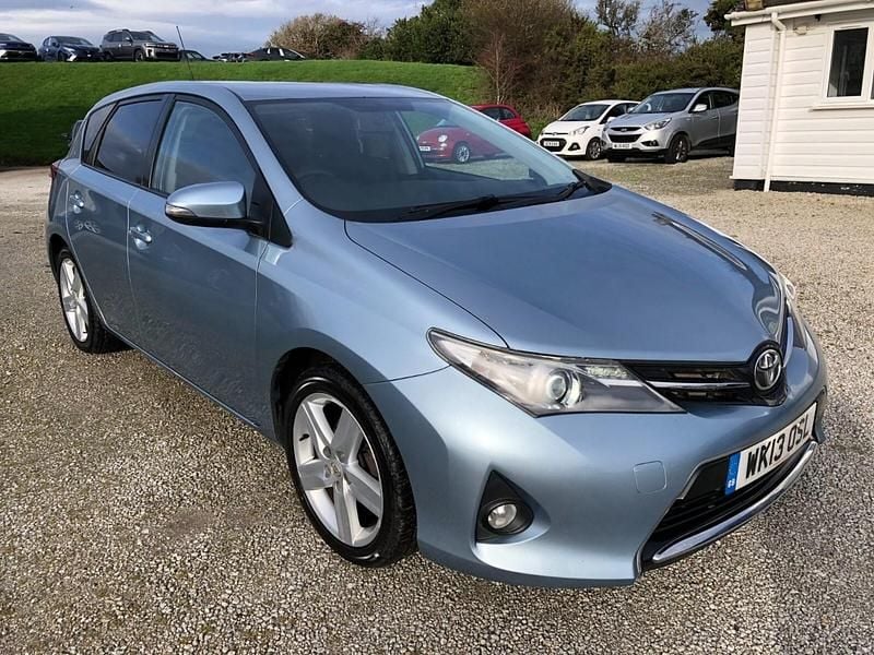 Blue Used 2013 Toyota Auris Sport Hatchback | £5,497 (Fair price) - Image 1/4