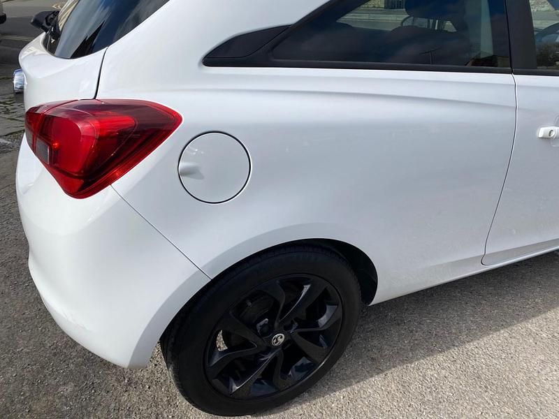 Used Vauxhall Corsa 90 HP (66 kW) 2019 White Hatchback