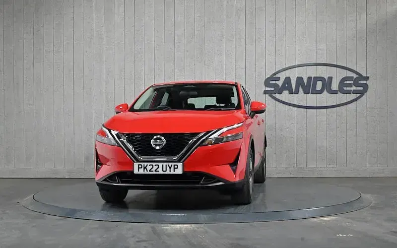 Used Nissan Qashqai Acenta Premium 140 HP (102 kW) 2022 Red SUV