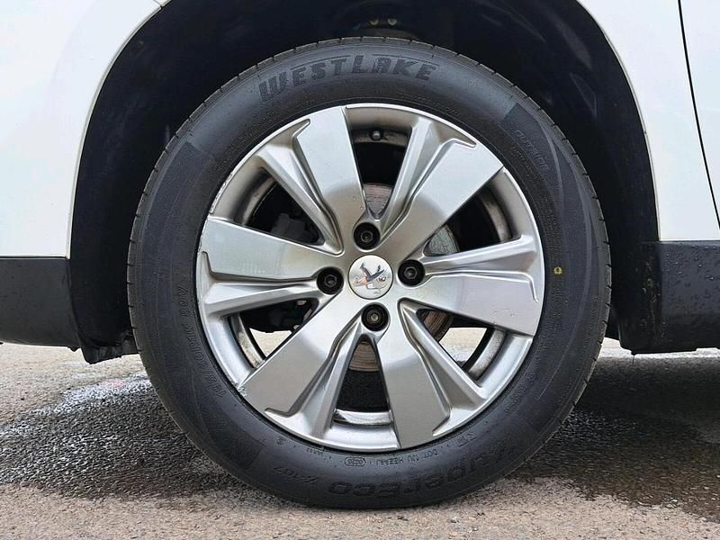 Used Peugeot 2008 Active 81 HP (59 kW) 2018 White SUV