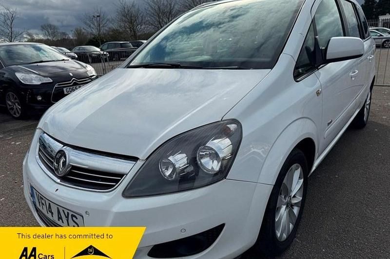 Used Vauxhall Zafira Design Edition 120 HP (88 kW) 2014 White MPV