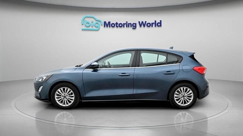 Used Ford Focus Titanium 125 HP (91 kW) 2020 Blue Hatchback
