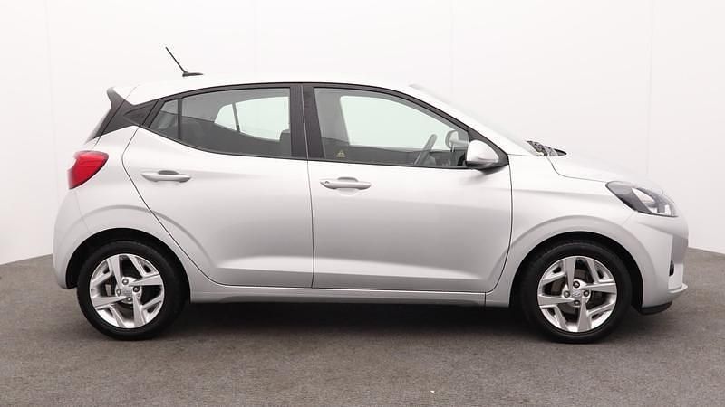 Used Hyundai i10 SE 84 HP (61 kW) 2021 Silver Hatchback