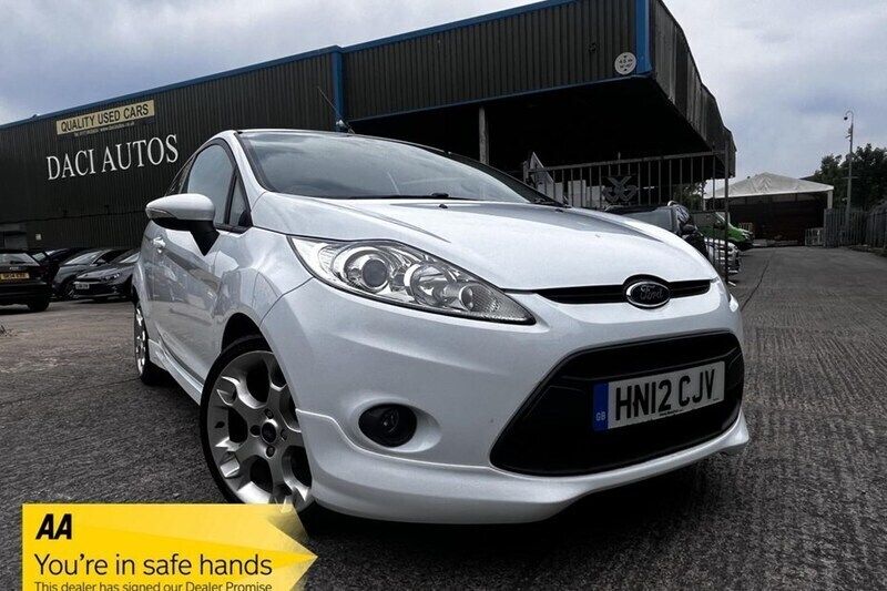 White Used 2012 Ford Fiesta Zetec Hatchback | £2,995 (Fair price) - Image 1/1