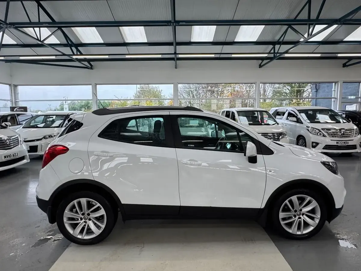 Second-hand Vauxhall Mokka X Active 140 CP (102 kW) 2016 Alb SUV