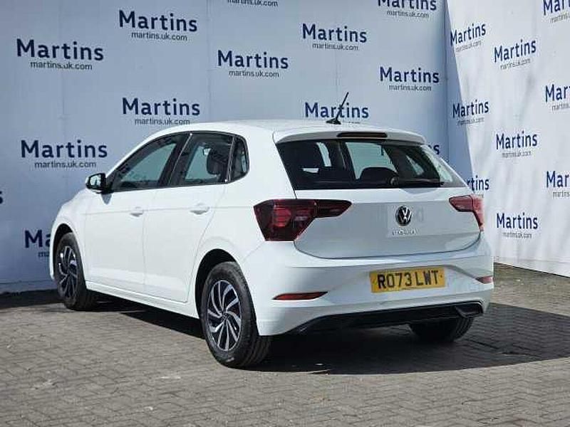 Used VW Polo Life 80 HP (58 kW) 2023 White Hatchback