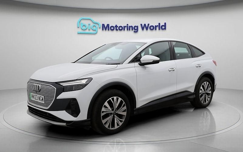 Used Audi Q4 Sportback e-tron Sport 125 kW (170 HP) 2022 White SUV