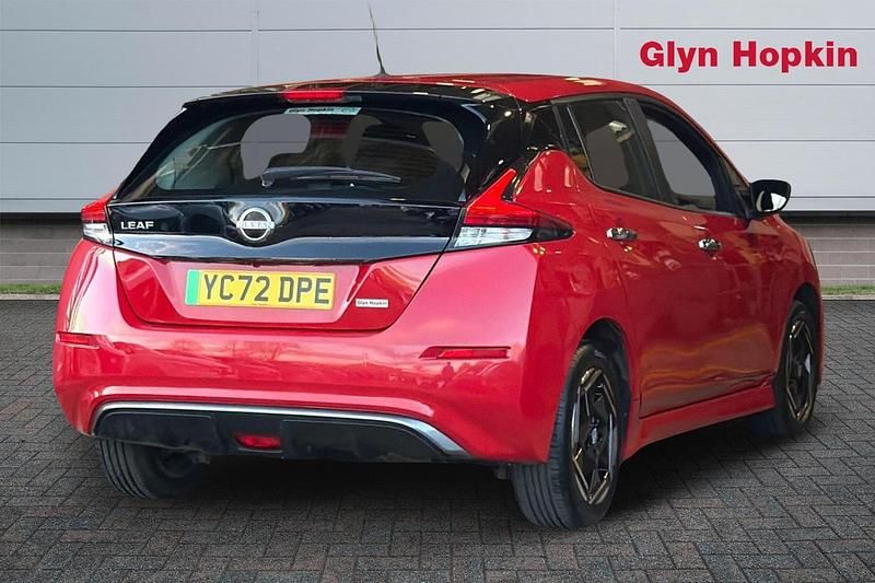 Used Nissan Leaf Acenta 110 kW (150 HP) 2022 Red Hatchback