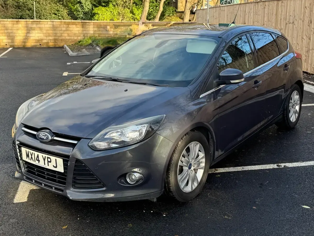 Used Ford Focus Titanium 115 HP (84 kW) 2014 Grey Hatchback