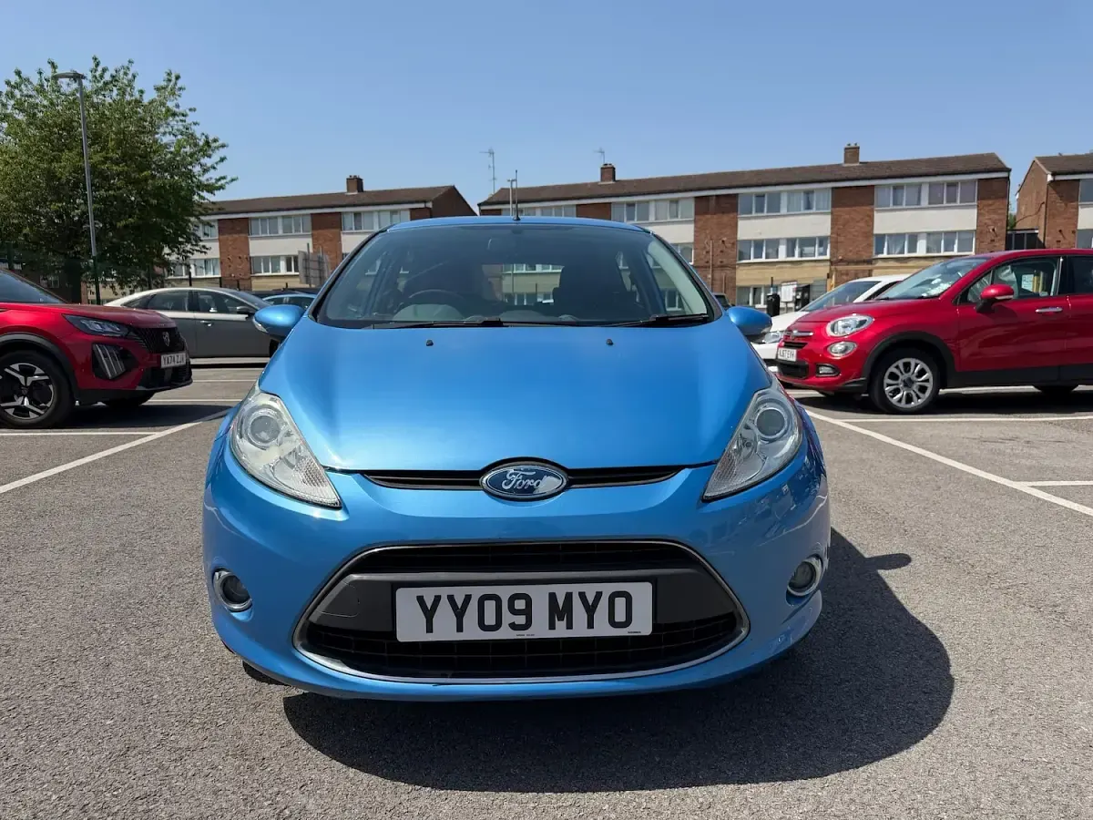 Begagnad Ford Fiesta Zetec 82 HK (60 kW) 2009 Blå Halvkombi