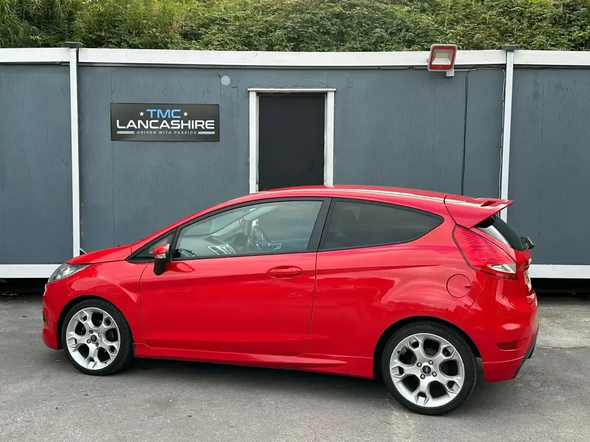 Used Ford Fiesta Zetec 2012 Red Hatchback