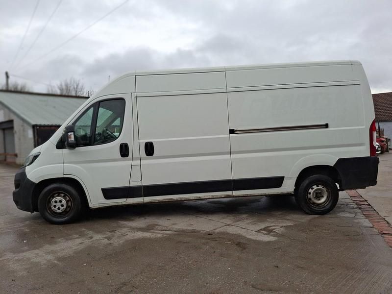 Used Peugeot Boxer 130 HP (95 kW) 2018 White Van