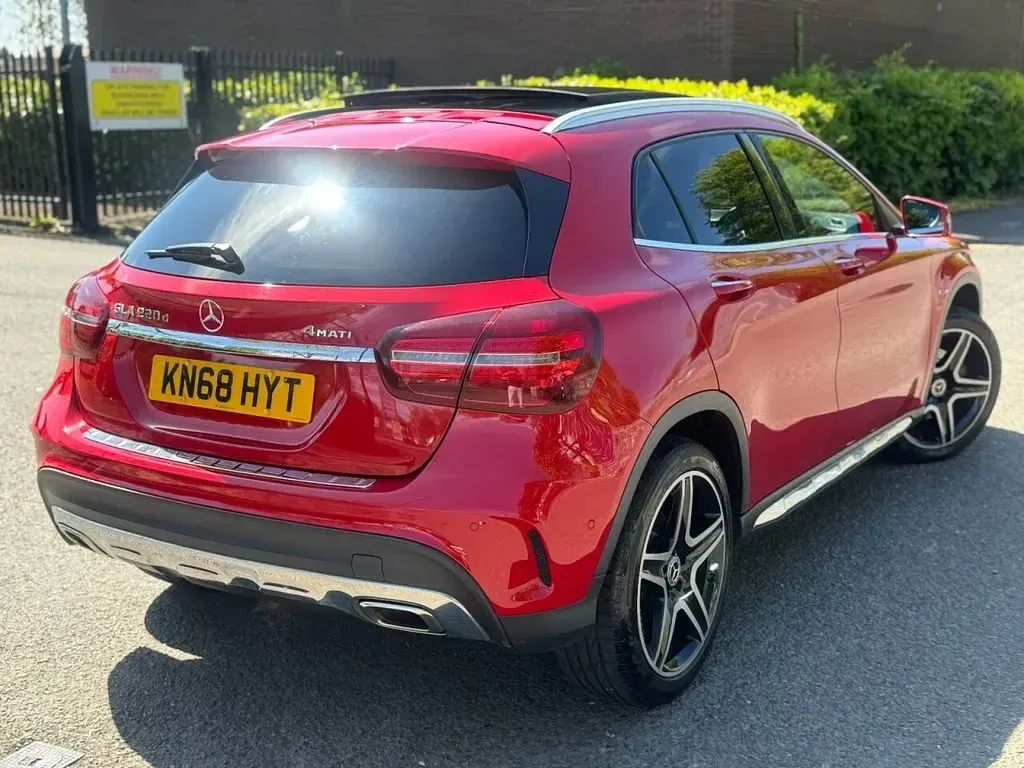 Käytetty Mercedes GLA220 AMG line 2018 Punainen Katumaasturi