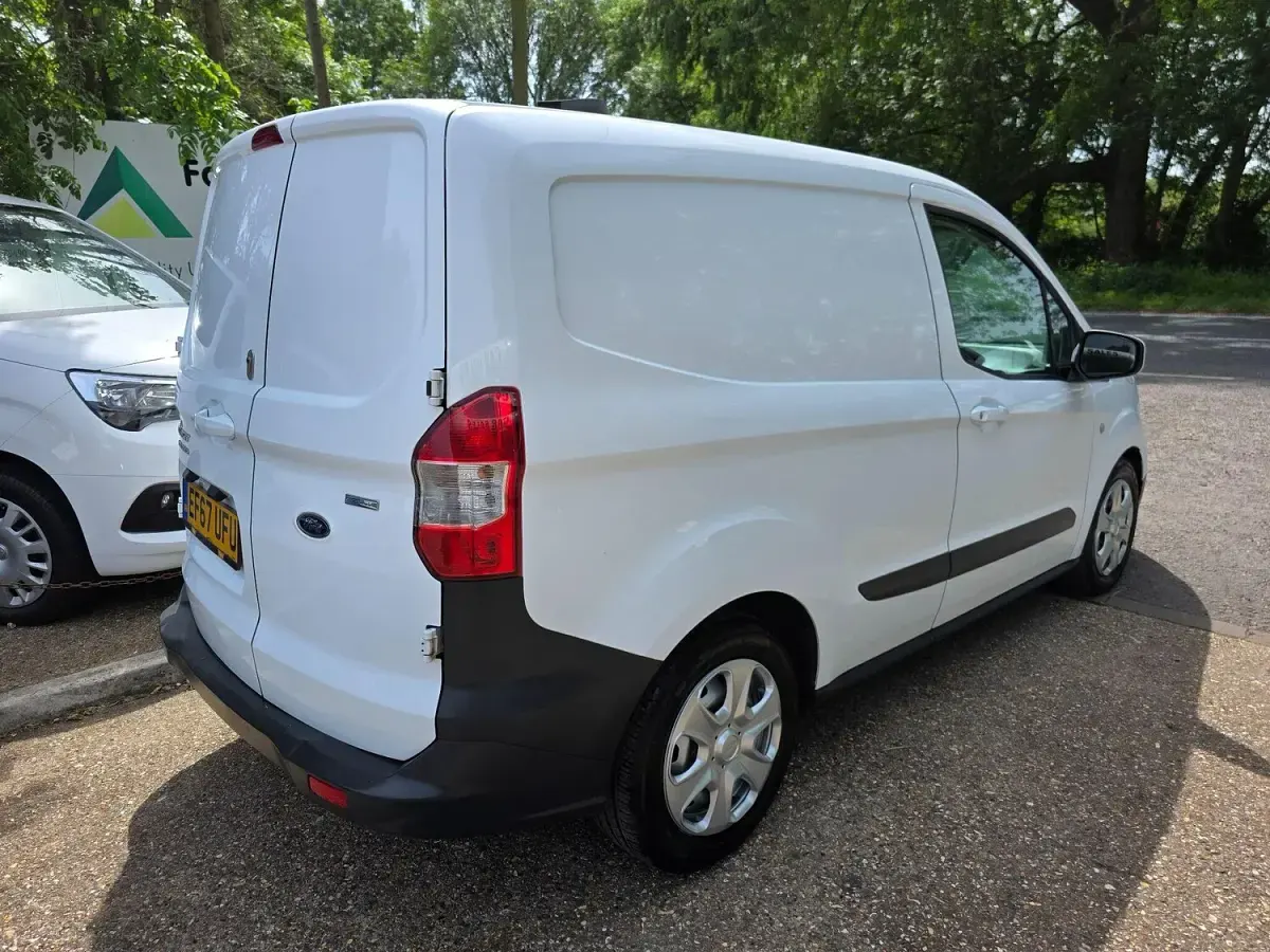 Used Ford Transit Courier Trend 2018 White Van