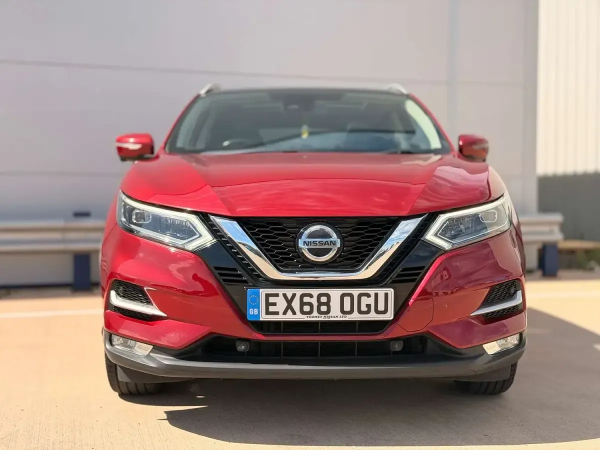 Used Nissan Qashqai Tekna 115 HP (84 kW) 2018 Red SUV