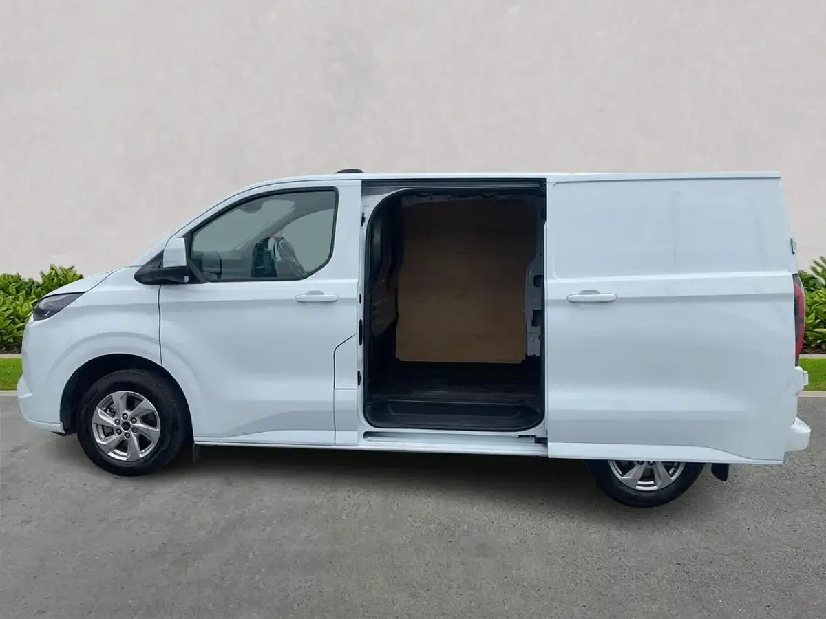Used Ford E-Transit Limited 100 kW (136 HP) 2024 White Van