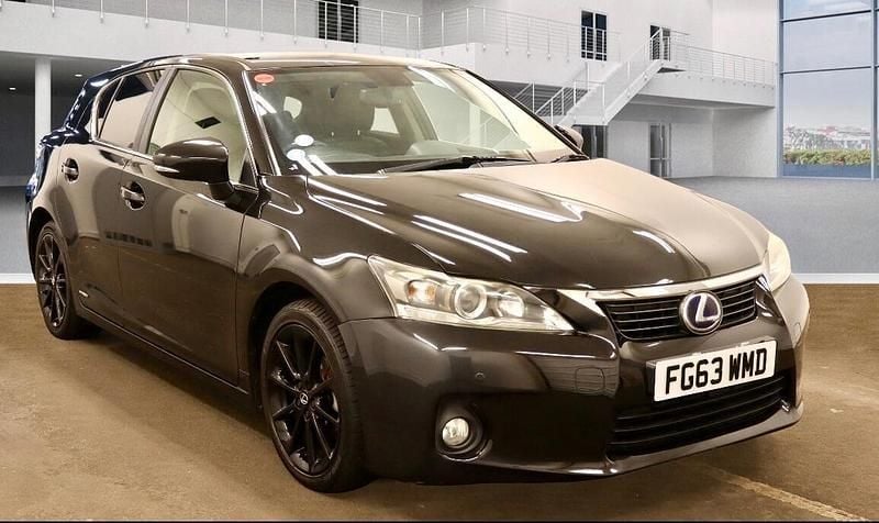 Black Used 2013 Lexus CT200h Hatchback | £7,720 (Good price) - Image 1/4
