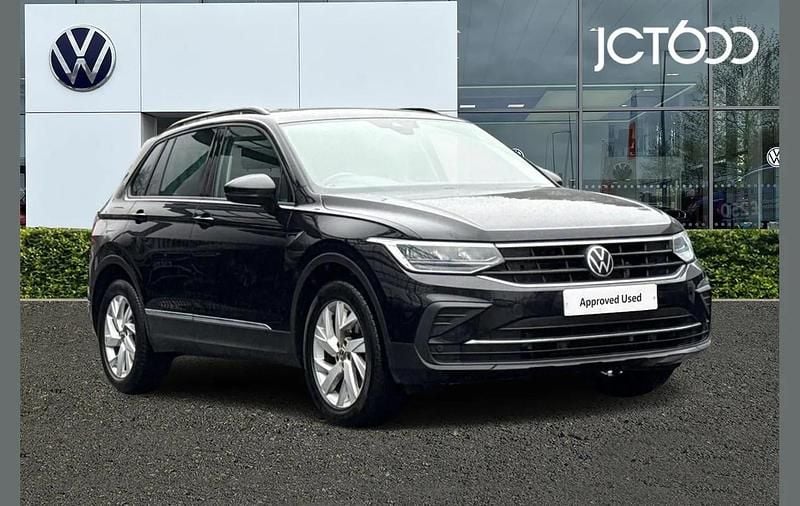 Used VW Tiguan Life 150 HP (110 kW) 2022 Black SUV