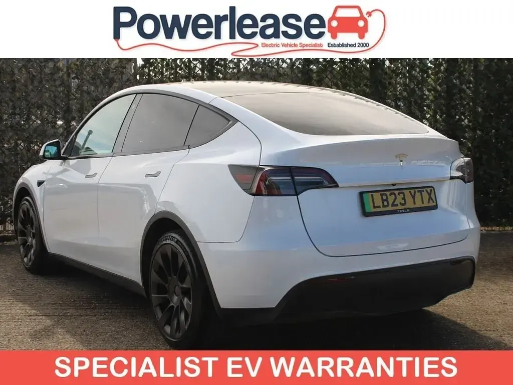 Używany Tesla Model Y RWD 254 kW (346 KM) 2023 Biały SUV