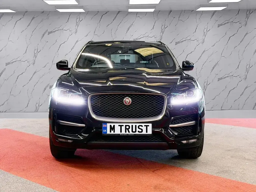 Used Jaguar F-Pace R-Sport 180 HP (132 kW) 2018 Black SUV