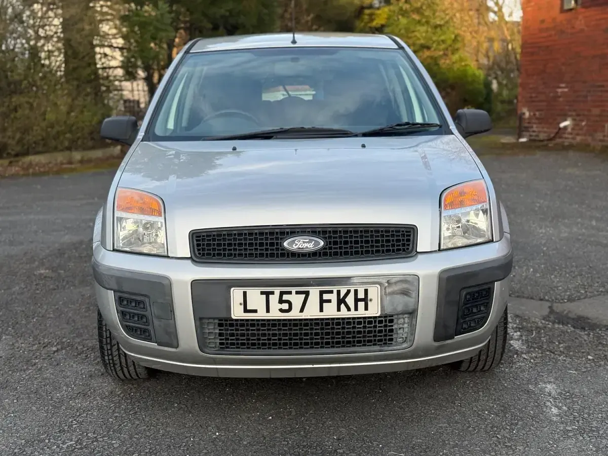 Used Ford Fusion Style 80 HP (58 kW) 2007 Silver Hatchback