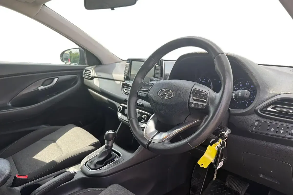 Used Hyundai i30 SE 120 HP (88 kW) 2024 Grey Hatchback
