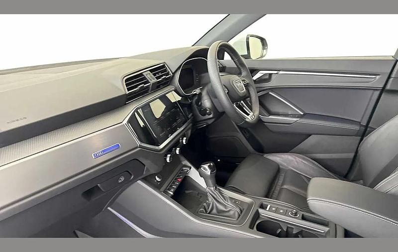 Used Audi Q3 S-Line 147 HP (108 kW) 2024 White SUV