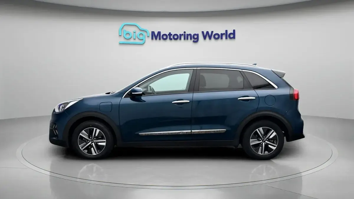 Used Kia Niro 139 HP (102 kW) 2022 Blue SUV