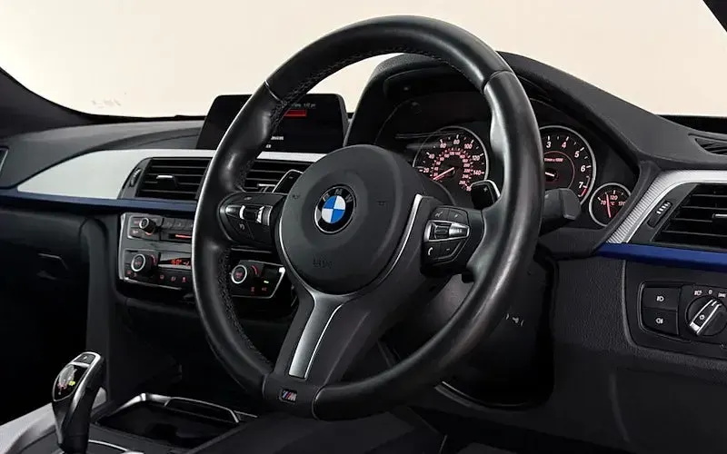 Used BMW 320 M Sport 184 HP (135 kW) 2019 Blue Hatchback