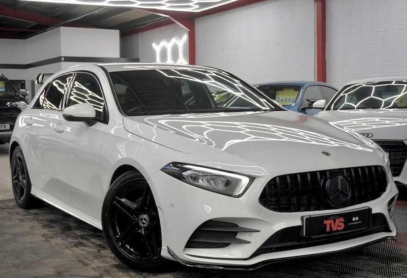 Used Mercedes A180 AMG line 136 HP (100 kW) 2019 White Hatchback