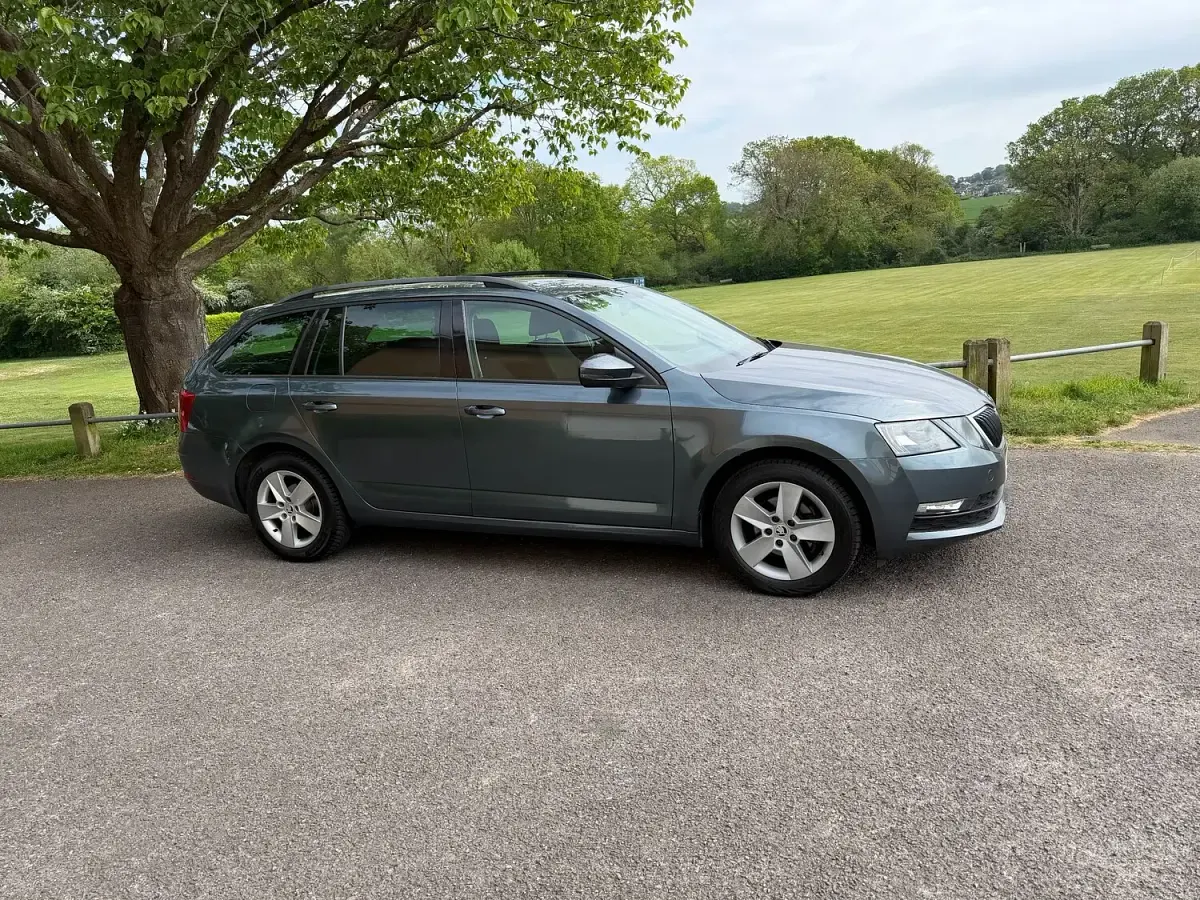 Used Skoda Octavia SE 115 HP (84 kW) 2018 Grey Estate