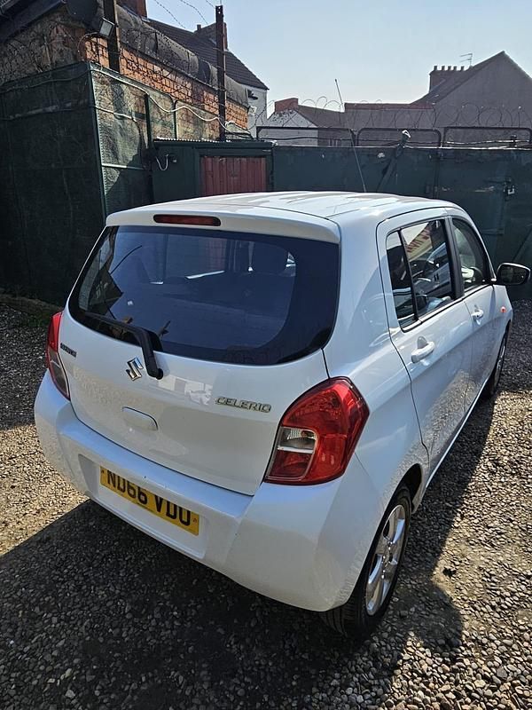 Używany Suzuki Celerio SZ3 68 KM (50 kW) 2016 Biały Hatchback