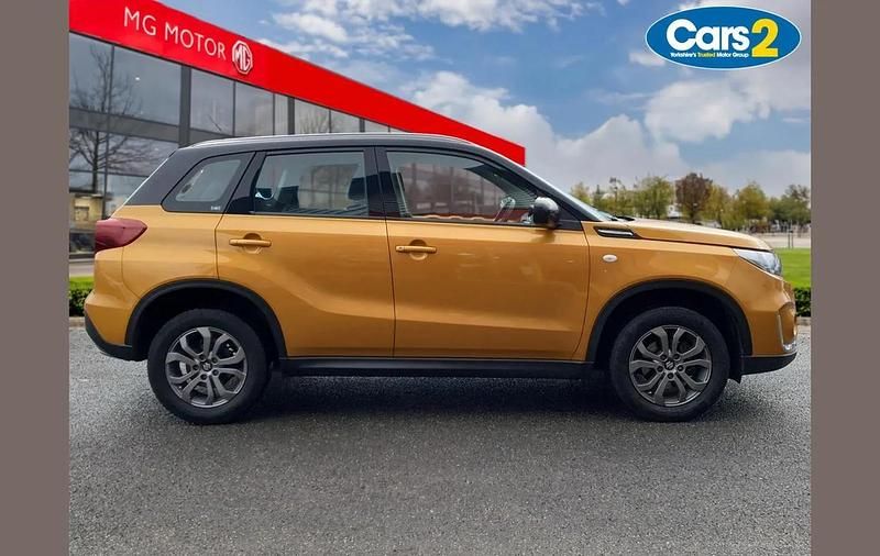 Used Suzuki Vitara SZ4 127 HP (93 kW) 2022 Yellow SUV