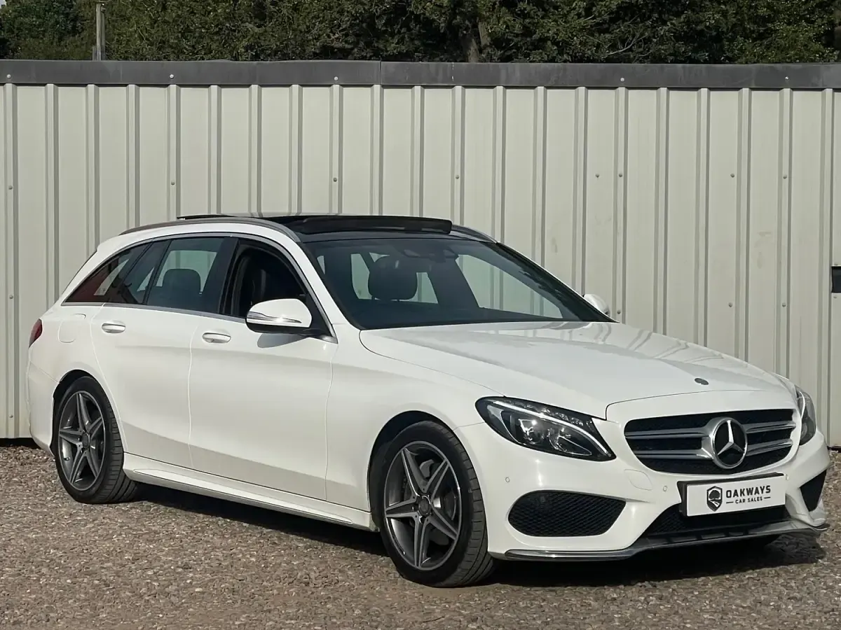 Used Mercedes C220 AMG Line Premium Plus 167 HP (122 kW) 2015 White Estate