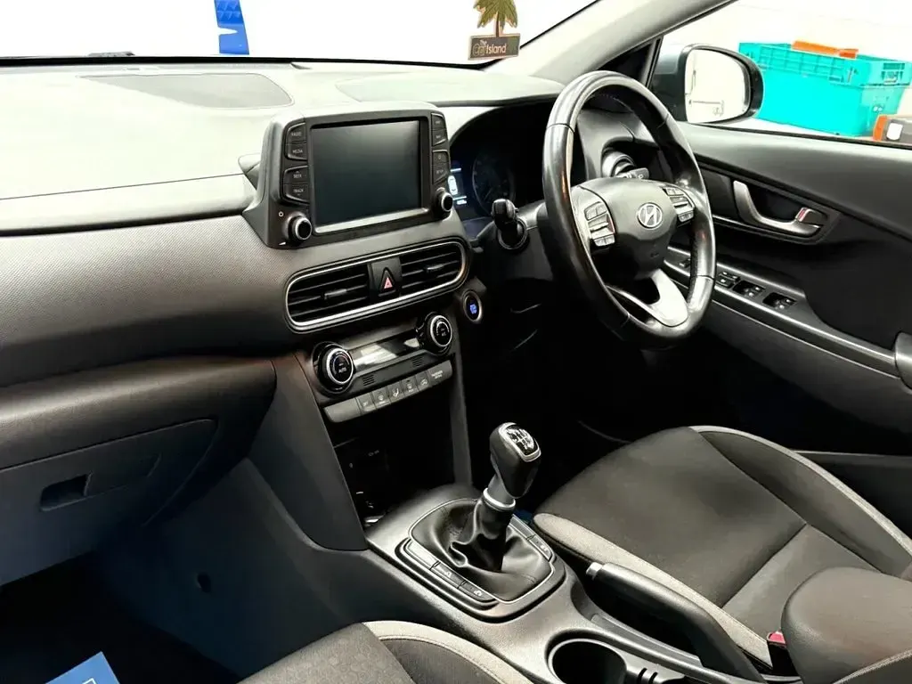 Used Hyundai Kona Premium 120 HP (88 kW) 2020 Silver SUV