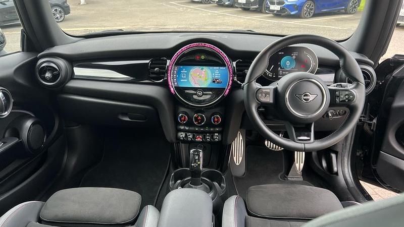 Used Mini Cooper Hatch 134 HP (98 kW) 2023 Black Hatchback