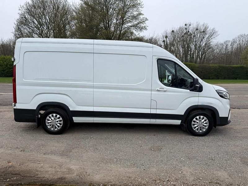 Used Maxus V90 204 HP (150 kW) 2023 White Van