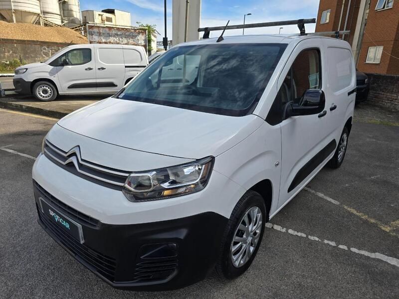 White Used 2022 Citroën Berlingo MPV | £9,595 (Good price) - Image 1/4