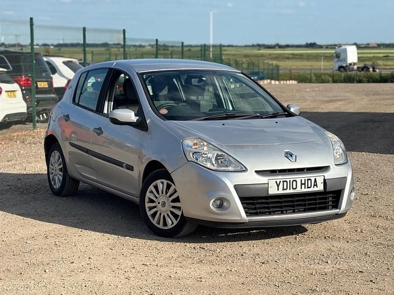 Used Renault Clio II 2010 Silver Hatchback