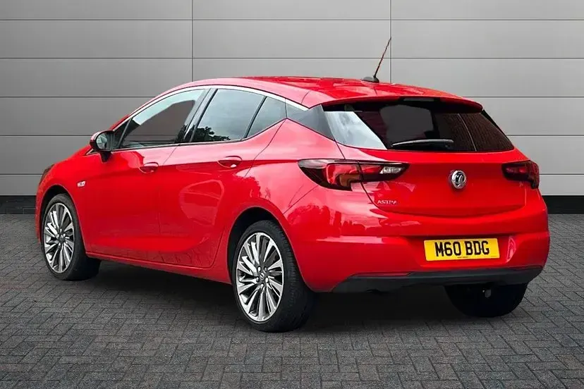 Used Vauxhall Astra 150 HP (110 kW) 2019 Red Hatchback