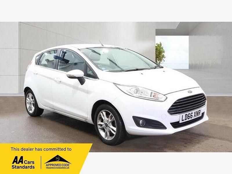 Usado Ford Fiesta Zetec 2016 Branco Citadino