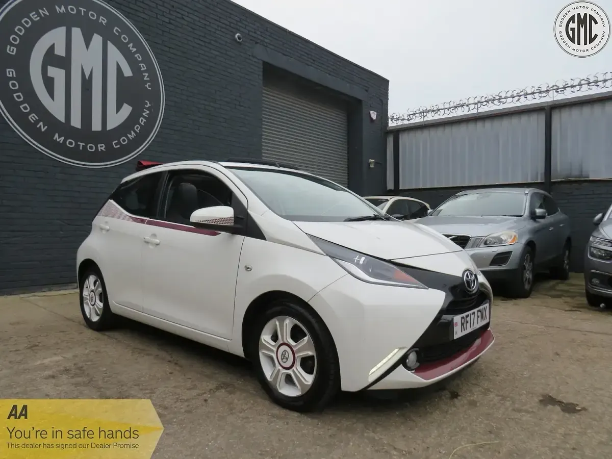 Used Toyota Aygo X-wave 69 HP (50 kW) 2017 Hatchback