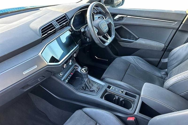 Begagnad Audi Q3 150 HK (110 kW) 2020 Blå SUV